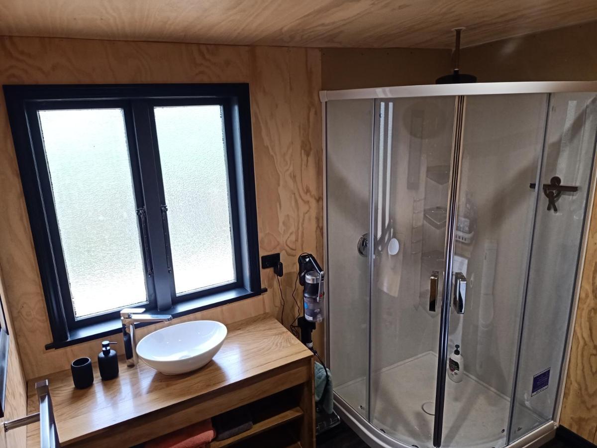 Renagour Cottage - Farmstay With Hot Tub! Уонгануи Экстерьер фото